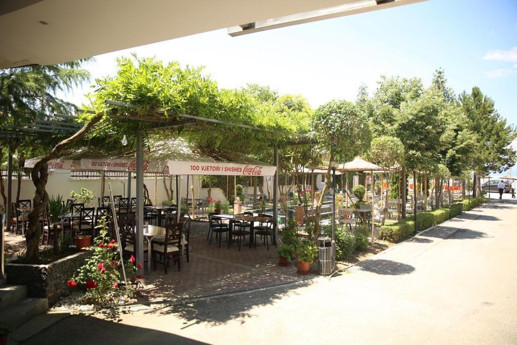 Sirena Hotel Tushemisht Kültér fotó