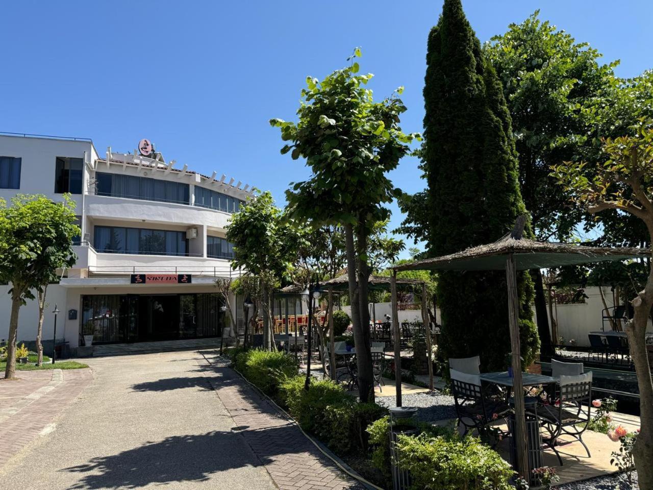 Sirena Hotel Tushemisht Kültér fotó