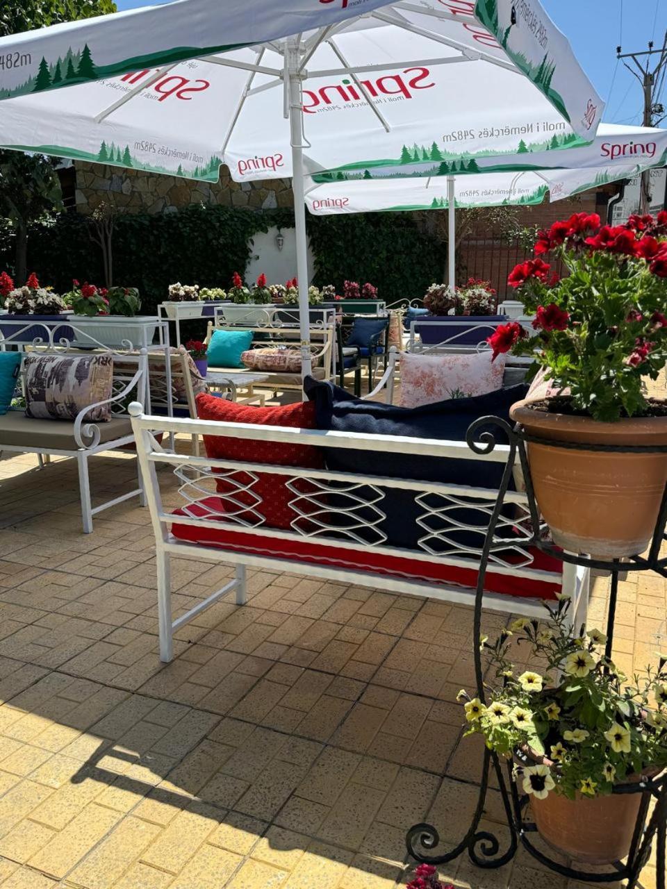 Sirena Hotel Tushemisht Kültér fotó