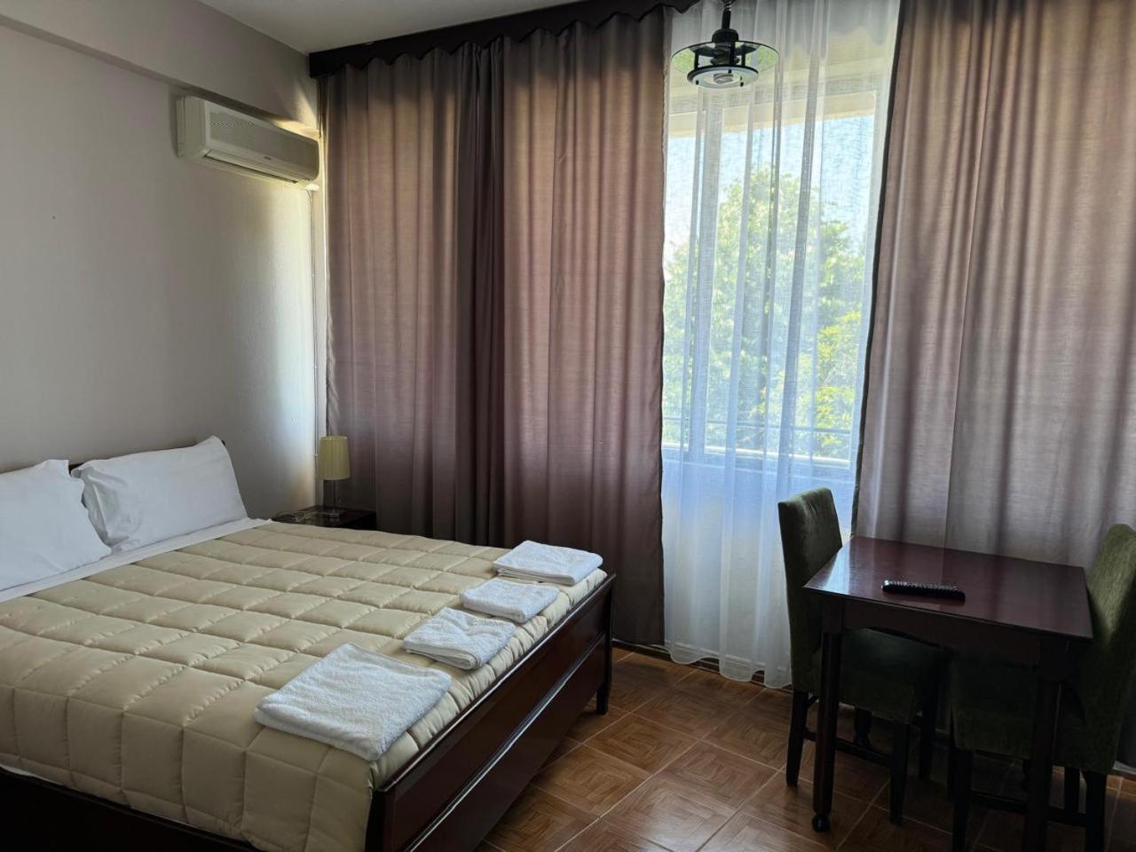 Sirena Hotel Tushemisht Kültér fotó