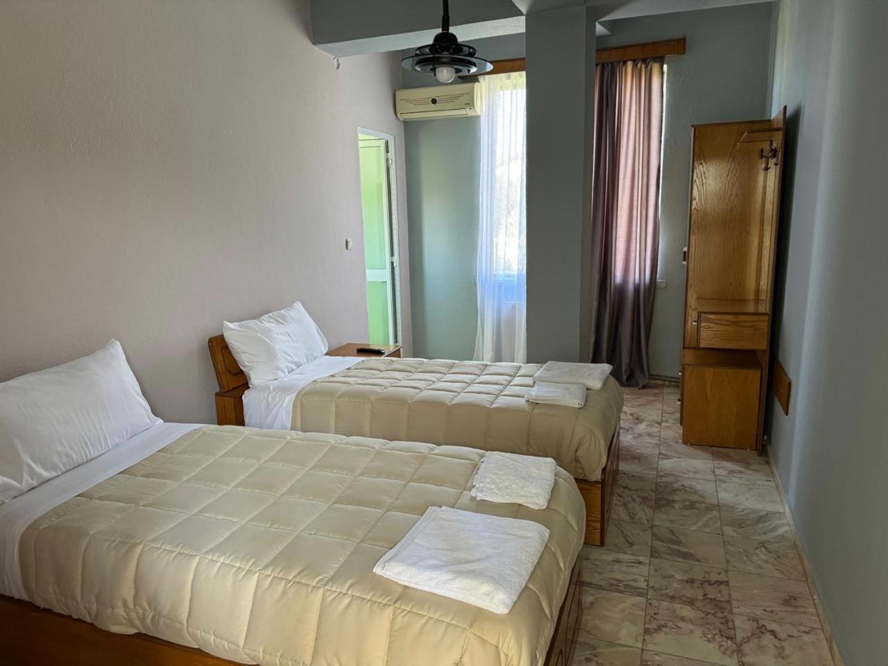 Sirena Hotel Tushemisht Kültér fotó