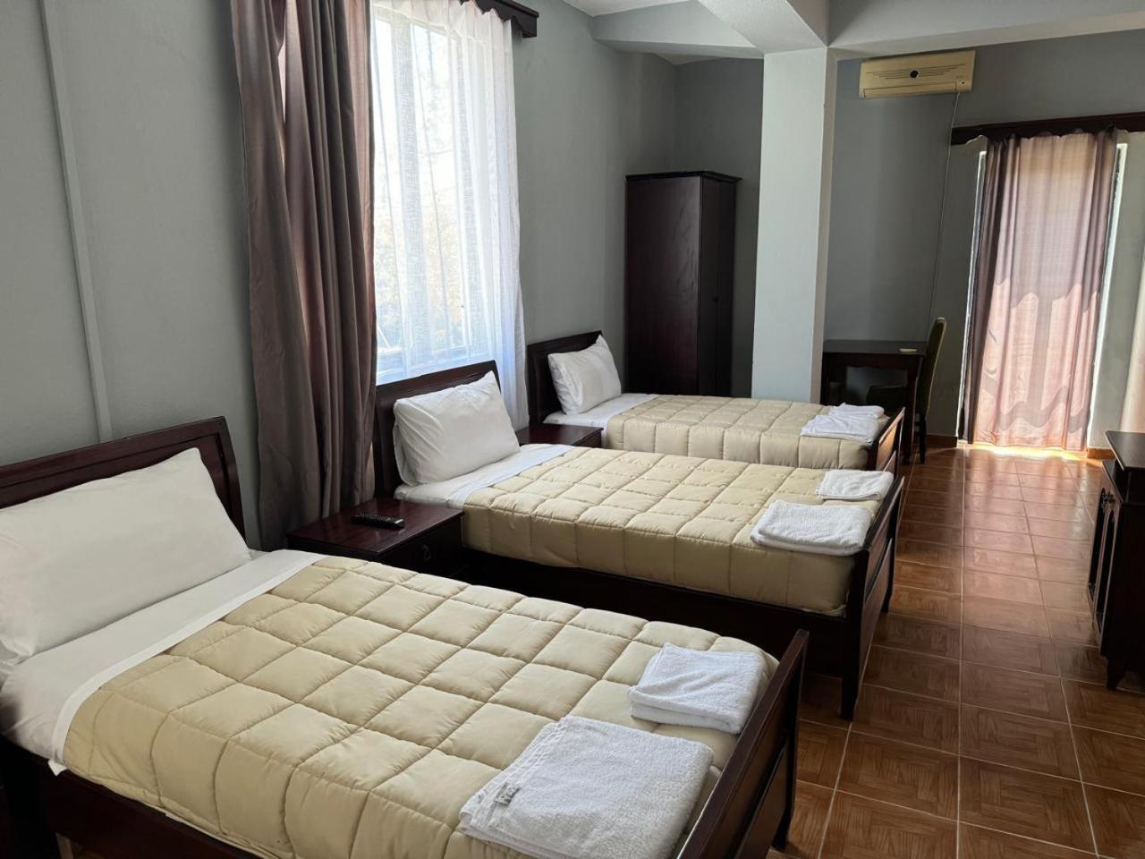 Sirena Hotel Tushemisht Kültér fotó