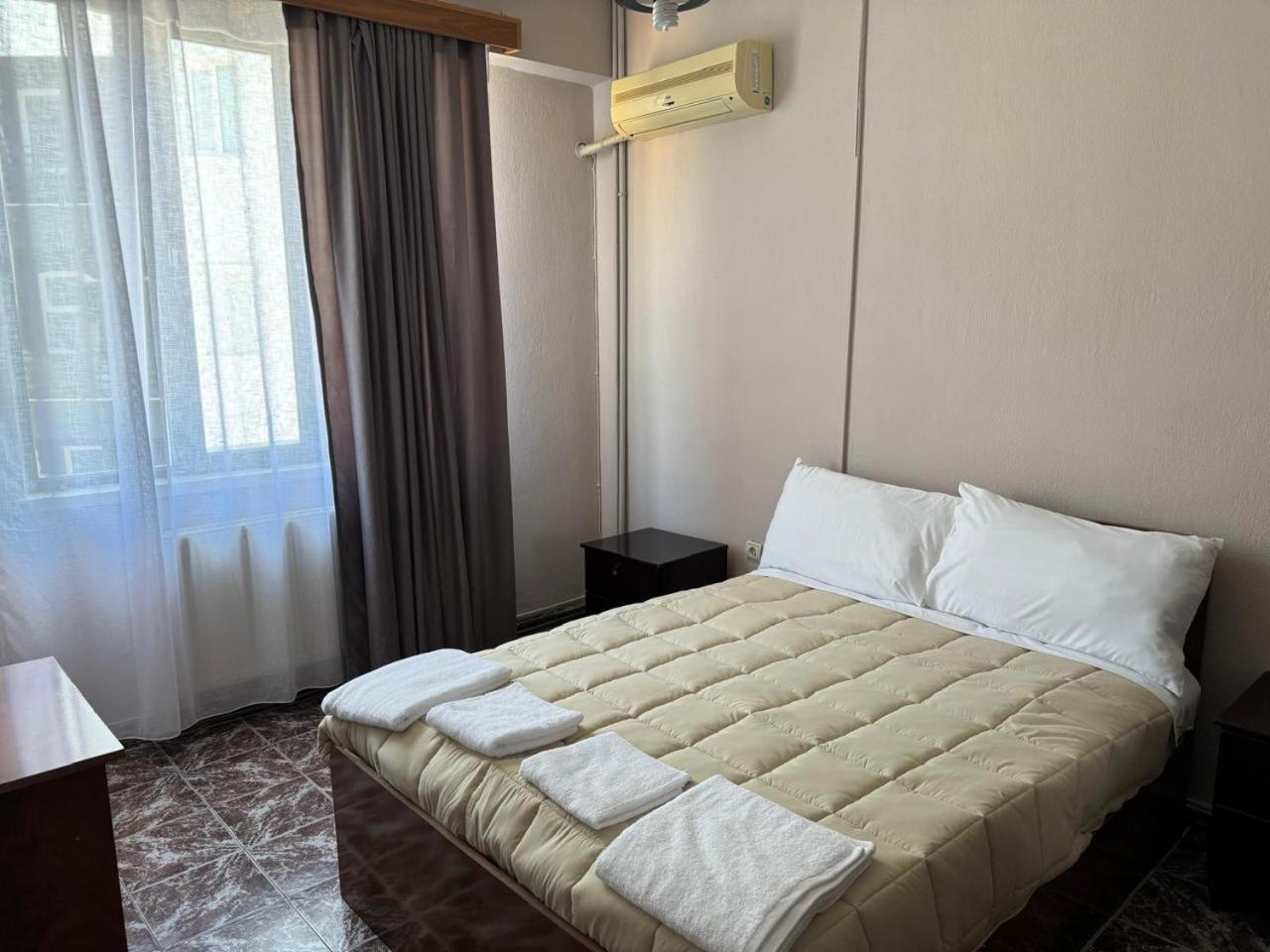 Sirena Hotel Tushemisht Kültér fotó