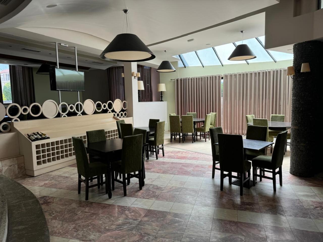 Sirena Hotel Tushemisht Kültér fotó