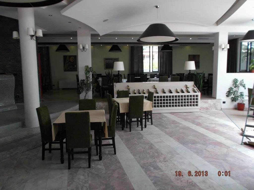 Sirena Hotel Tushemisht Kültér fotó