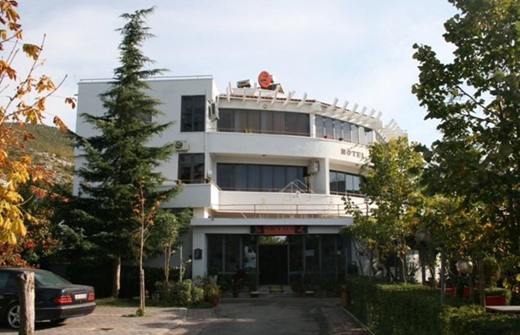 Sirena Hotel Tushemisht Kültér fotó