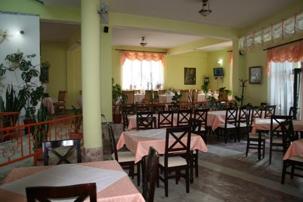 Sirena Hotel Tushemisht Kültér fotó