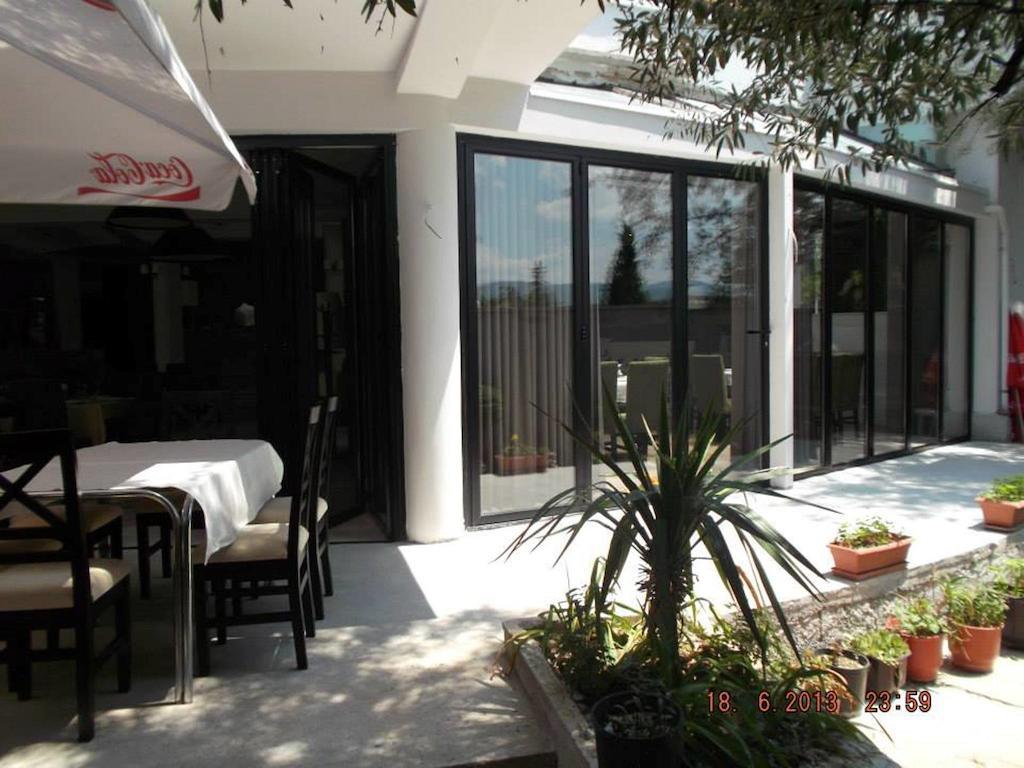 Sirena Hotel Tushemisht Kültér fotó